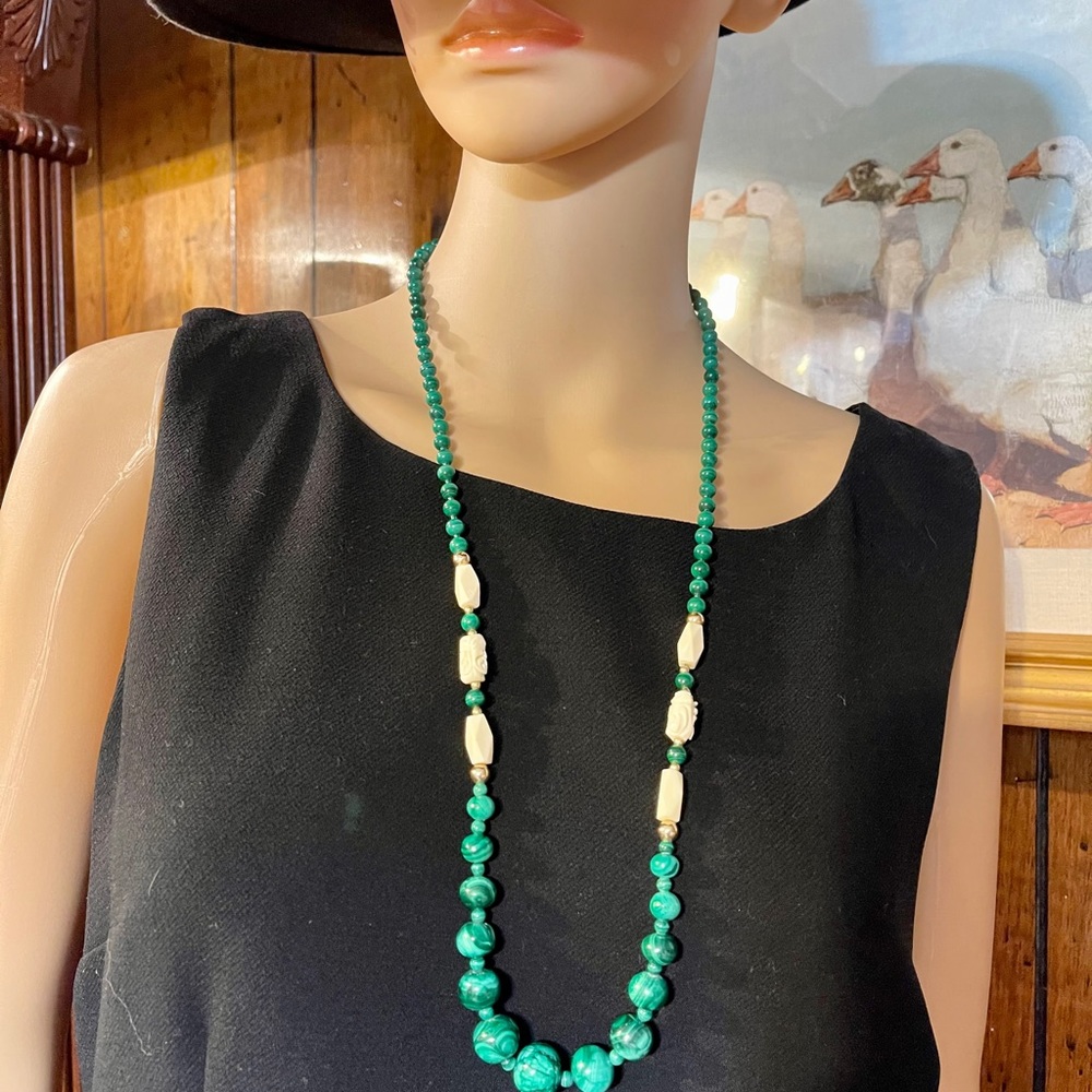 Vtg genuine malachite carved jade  gold necklace - Picture 7 of 12